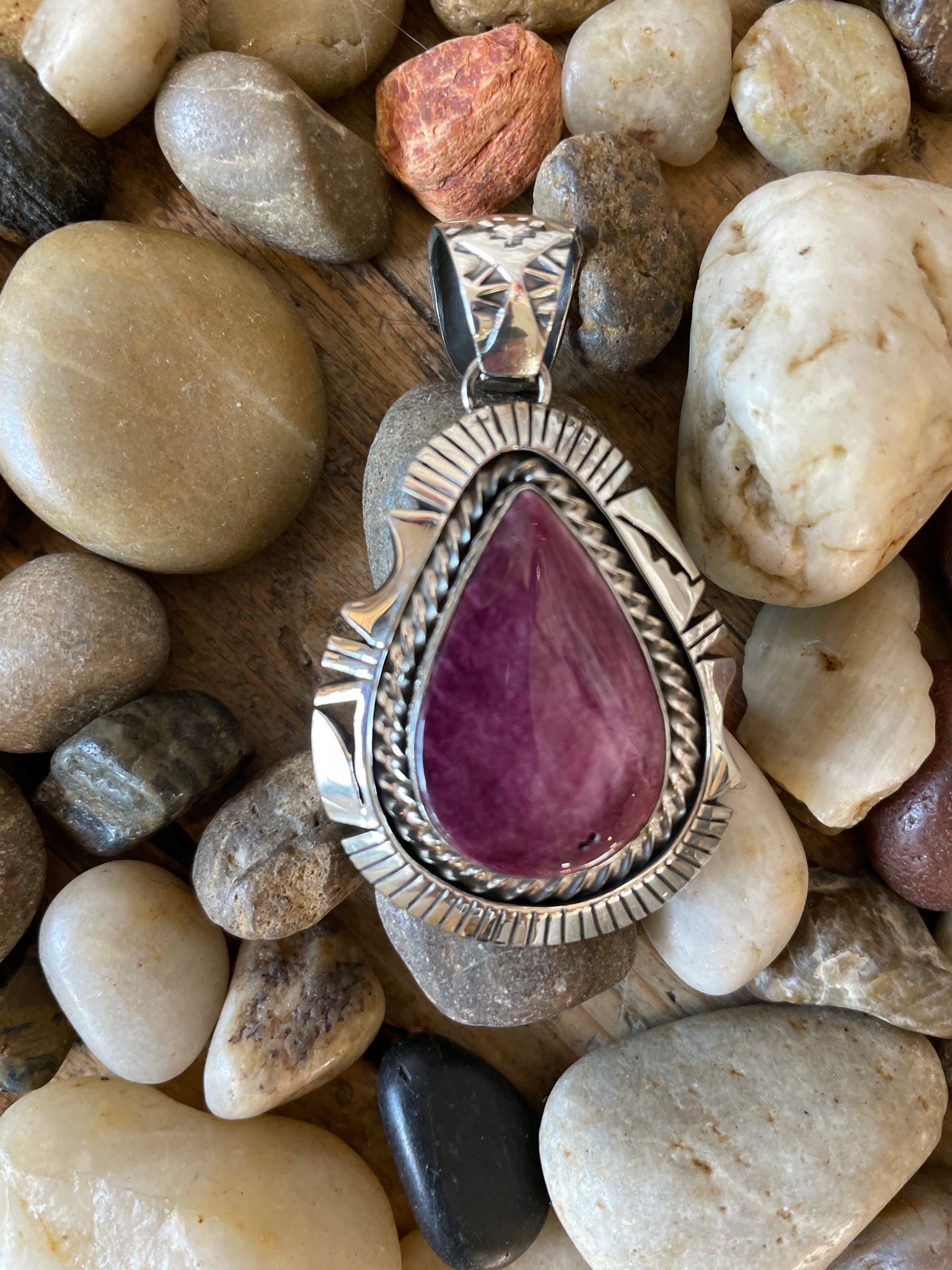 The Savanna Pendant